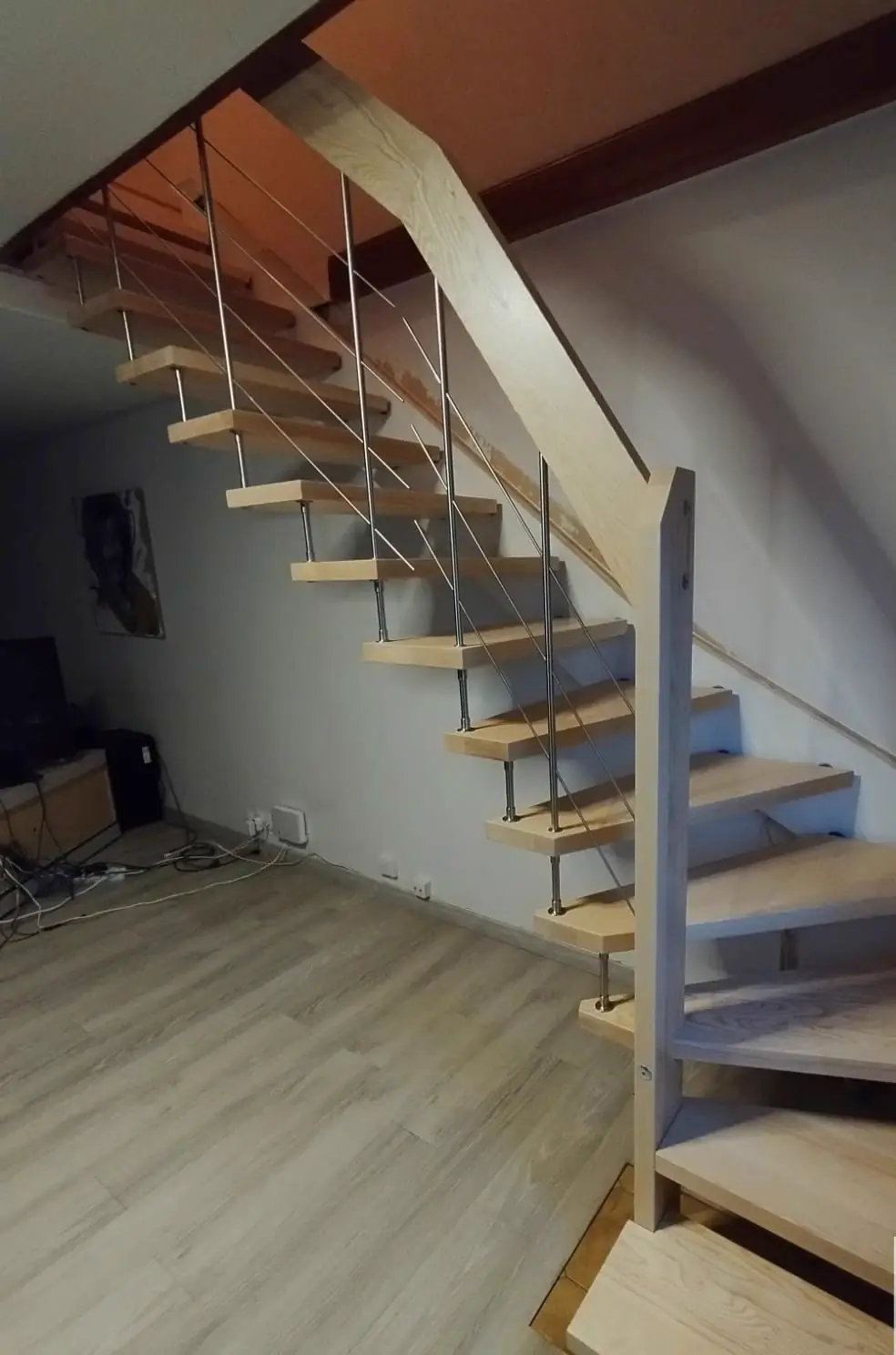 Escalier, Paray-Vieille-Poste, Essonne — 2023, après : Escalier terminé.